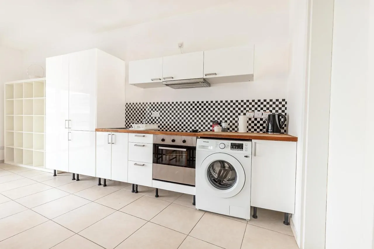 Lovely Studio Apt In The Heart Of St Julians سانت جوليان 0*,